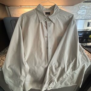 Elegant Men's Dress Shirt in Light Gray